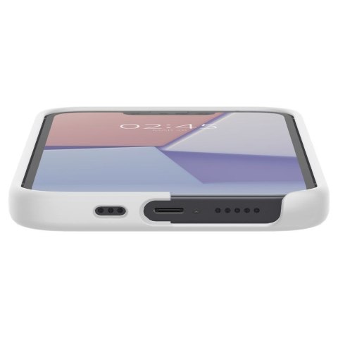 Etui Spigen Silicone Fit do iPhone 13 White