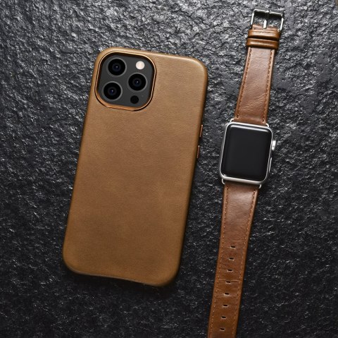 Etui ICarer Leather Oil Wax pokryte naturalną skórą do iPhone 13 Pro brązowy (kompatybilne z MagSafe)