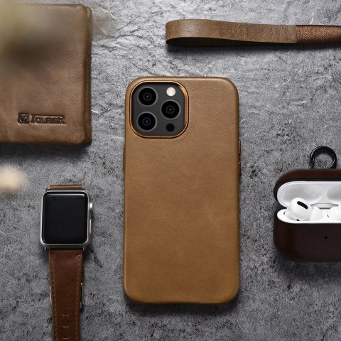 Etui ICarer Leather Oil Wax pokryte naturalną skórą do iPhone 13 Pro brązowy (kompatybilne z MagSafe)