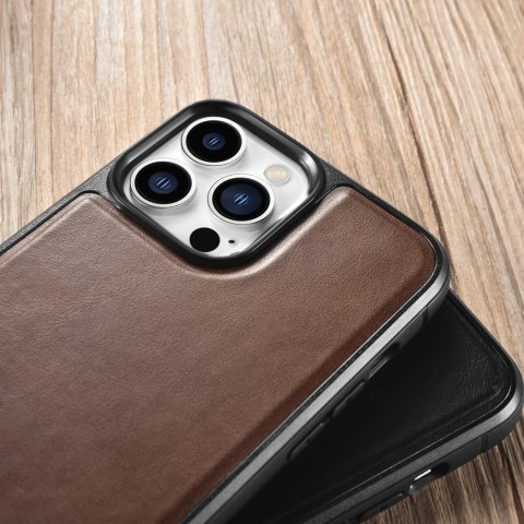 Etui ICarer Leather Oil Wax pokryte naturalną skórą do iPhone 13 Pro brązowy