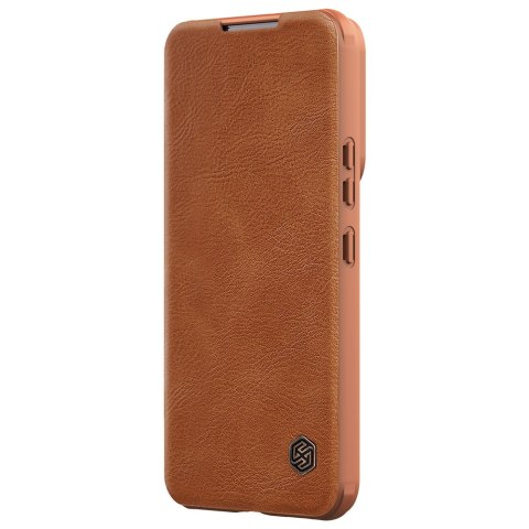 Nillkin Qin Leather Pro Case etui do Samsung Galaxy S22+ (S22 Plus) osłona na aparat kabura pokrowiec obudowa z klapką brązowy
