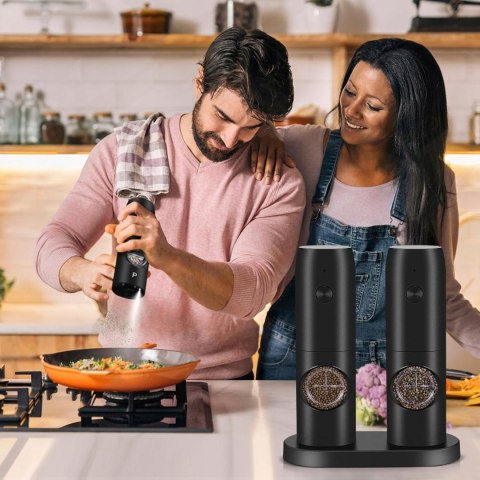 Elektryczny młynek do pieprzu i soli na prezent z podstawka zestaw 2 szt