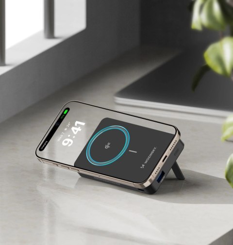 Powerbank Wozinsky WLWP-10KA0Y3S 22,5W PD Qi2 10000 mAh, z podstawką, 1x USB-A, 1x USB-C - czarny