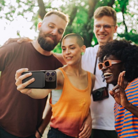 Powerbank Wozinsky WLWP-10KA0Y3S 22,5W PD Qi2 10000 mAh, z podstawką, 1x USB-A, 1x USB-C - czarny