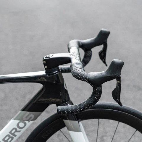 Owijka Rockbros na kierownicę z EVA wzór "Shark" - czarna