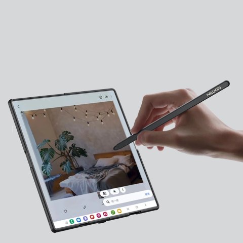 Etui Nillkin Super Frosted Shield Fold Magnetic na Samsung Galaxy Z Fold 7 kompatybilne z MagSafe z miejscem na S Pen - czarne