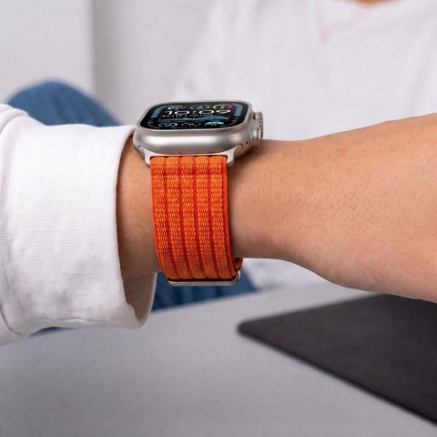 TECH-PROTECT NYLON SPORT APPLE WATCH 8 / 9 / 10 / 11 / SE / ULTRA (44 / 45 / 46 / 49 MM) ORANGE