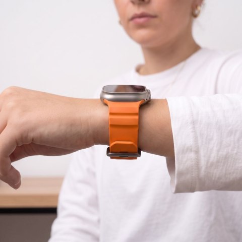 TECH-PROTECT MOTION APPLE WATCH 8 / 9 / 10 / 11 / 12 / SE / ULTRA (44 / 45 / 46 / 49 MM) SIGNAL ORANGE