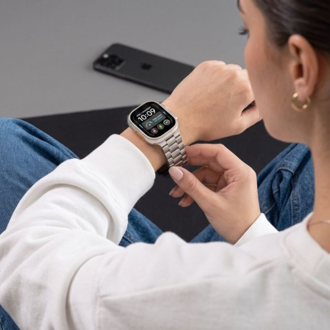 TECH-PROTECT STAINLESS APPLE WATCH 8 / 9 / 10 / 11 / 12 / SE / ULTRA (44 / 45 / 46 / 49 MM) STARLIGHT